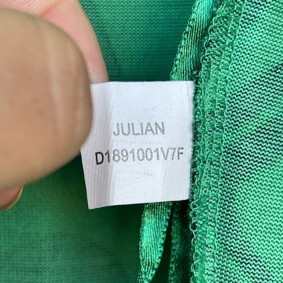 DVF Julian Silk Jersey Wrap Dress – Size 2, Green Geometric Print, 3/4 Sleeves - Picture 11 of 14